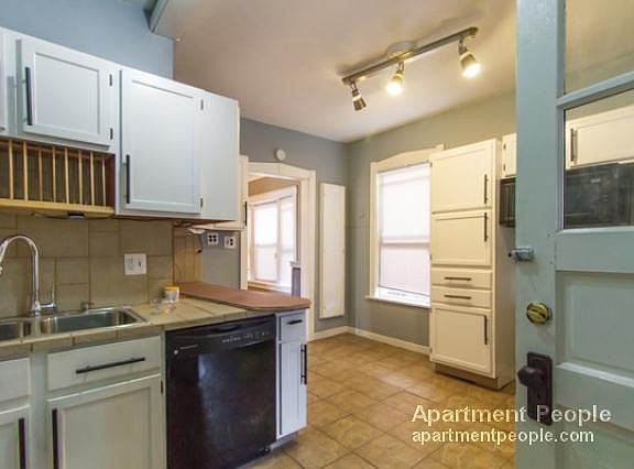 2nd image of 3909 W School St #2