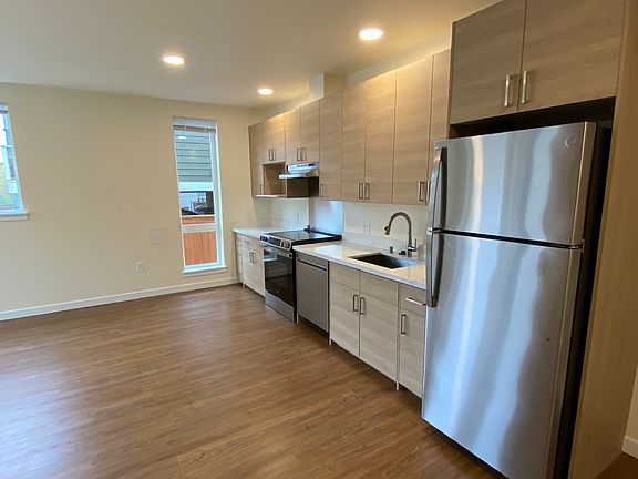 5th image of 1439 NW 60th St #106