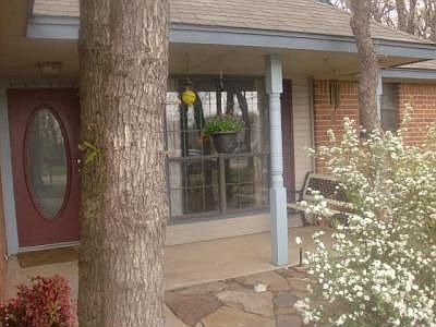 2nd image of 2821 Joshua St