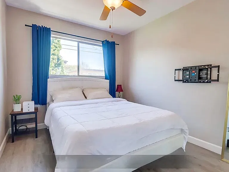 3 bed, 1200 sqft, $3,500 — Photo 4