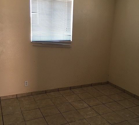 3rd image of 3236 Frankfort Ave APT 1