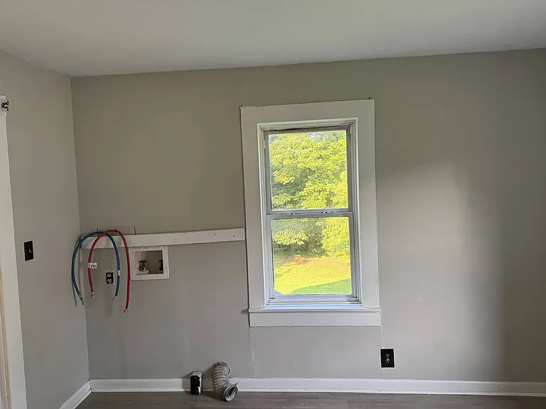 221 Sunset Ave — Photo 8