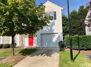 207 Pointe Crest Ct, Cary, NC 27513