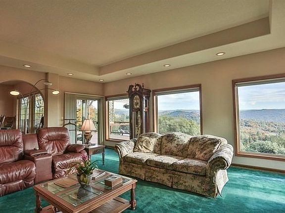 5th image of 3984 Leisure Ln
