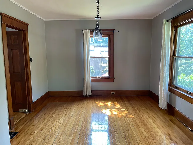 419 N Ashley St — Photo 5