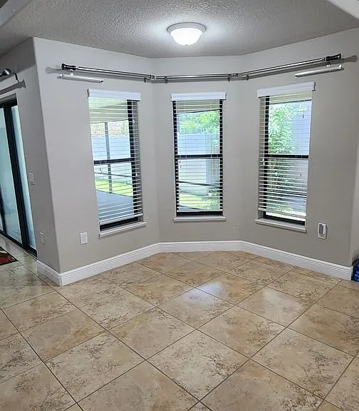 1247 Donegal Dr — Photo 12