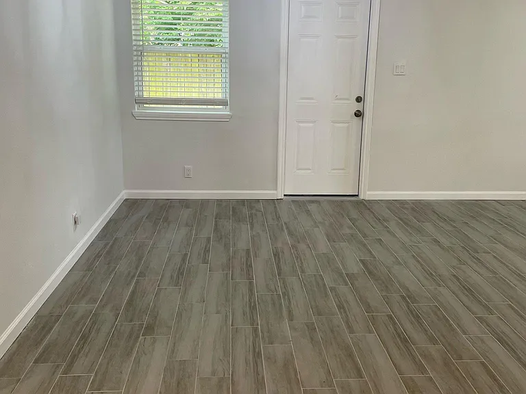 149 Oak Grove Dr — Photo 3