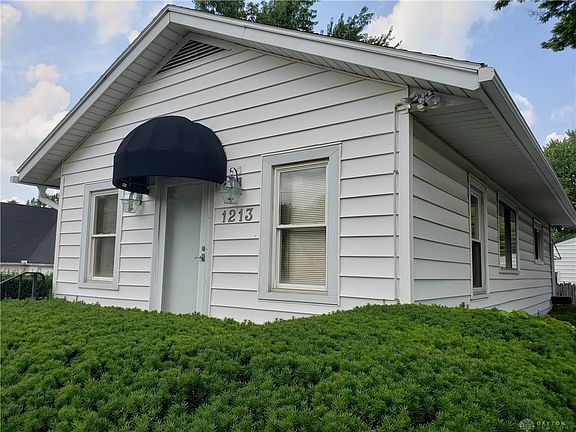 2nd image of 1213 E Dorothy Ln