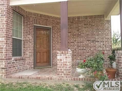 3rd image of 4812 Kingfisher Ln