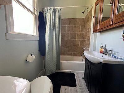 4th image of 802 Van Buren Ave #1