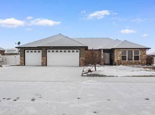 1010 S 90th Ave, Yakima, WA 98908