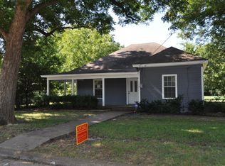 1004 E Jefferson St, Waxahachie, TX 75165