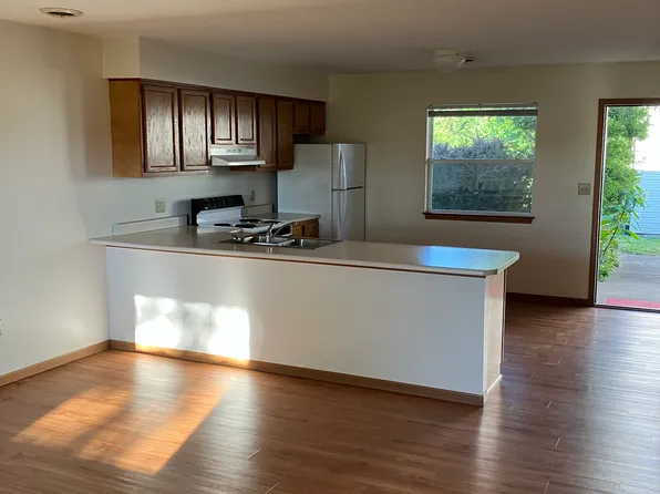 66 E 1st St, The Plains, OH 45780