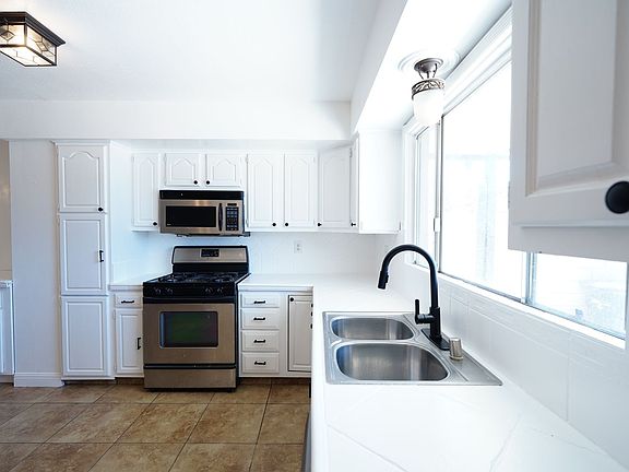 5th image of 719 Esther Way