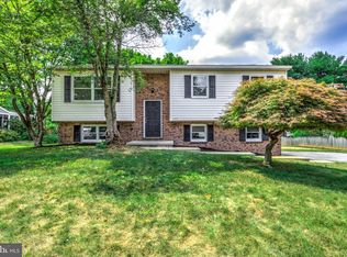 429 Coach House Ln, Lititz, PA 17543