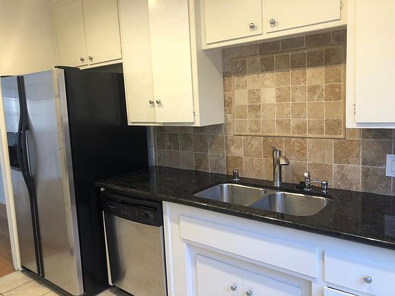 2nd image of 7954 Oakwood Ave