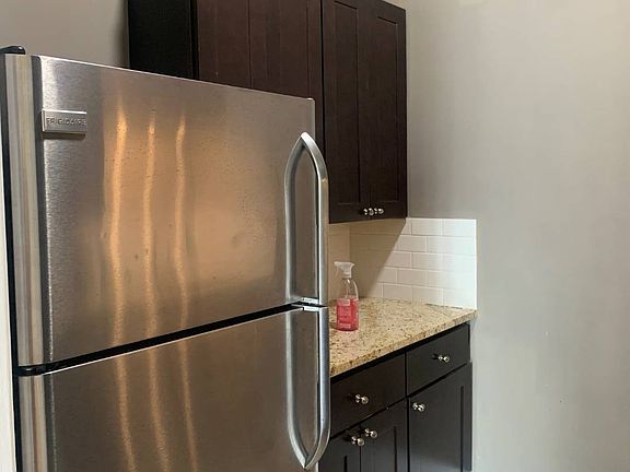 3rd image of 21 Elk St APT 201