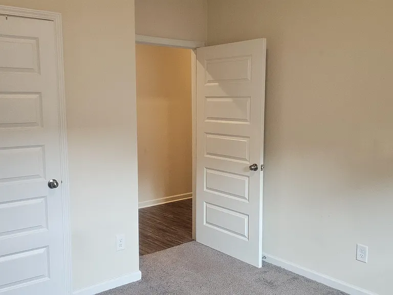 110 Kaitlyn Cir — Photo 6