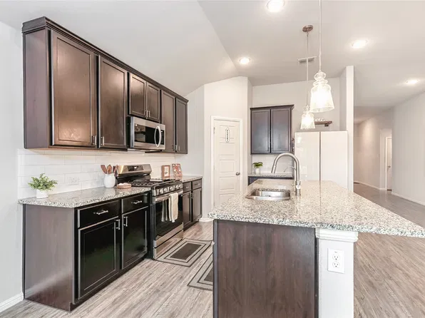 112 Plumed Thistle Dr, Fort Worth, TX 76131