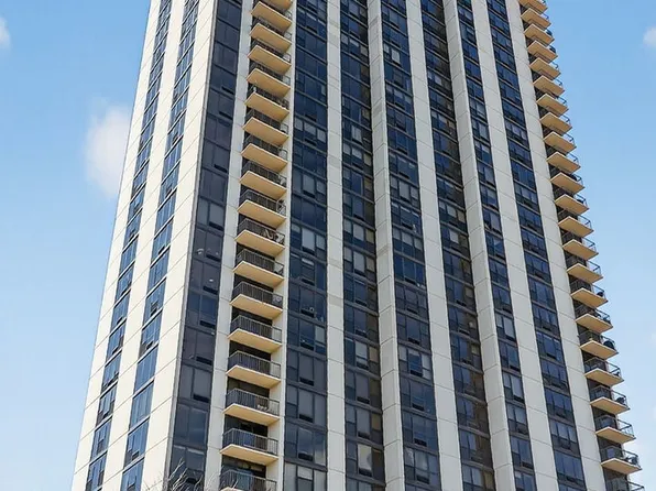 2500 N Lakeview Ave APT 1304, Chicago, IL 60614