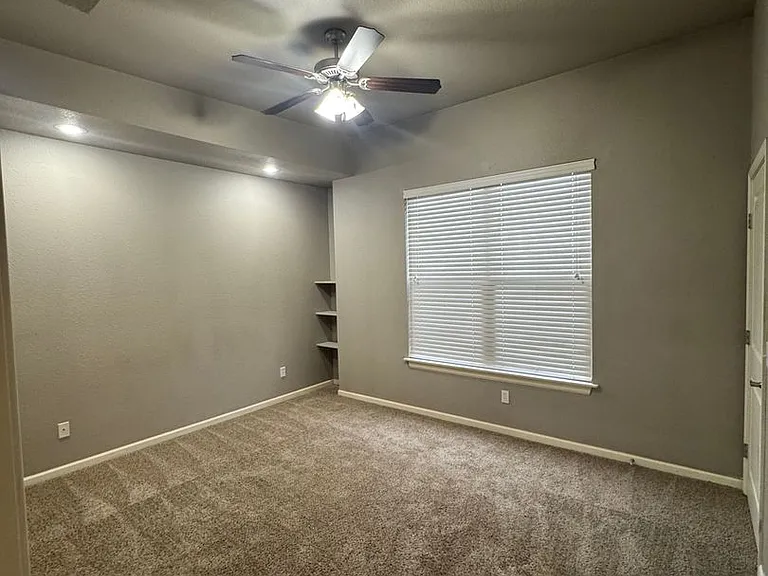 1200 W Walnut Street — Photo 5