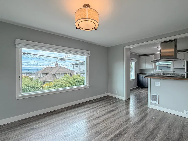 2212 Rucker Ave — Photo 5