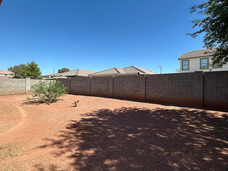 25758 W Nancy Ln — Photo 14