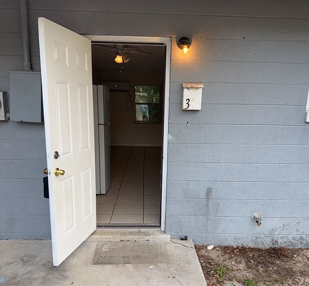 105 E State St #3 — Photo 3