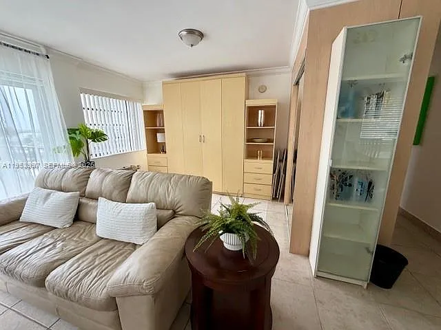 220 Kings Point Dr #501 — Photo 15