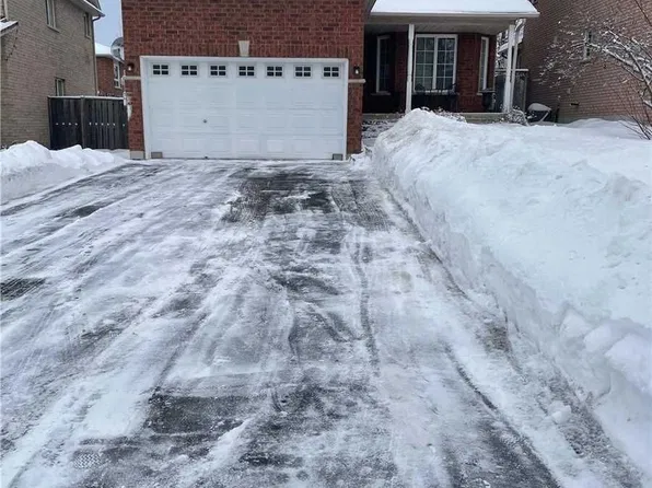 22 McKenzie Cres, Barrie, ON L4N 5R6