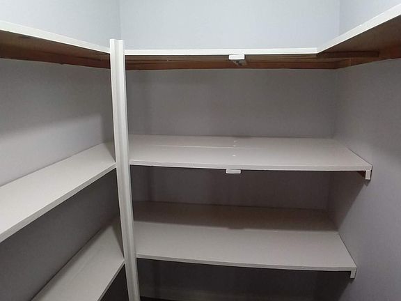 Walk-in Pantry