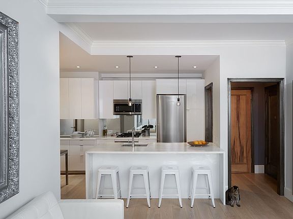 3rd image of 123 W 93rd St APT 1F