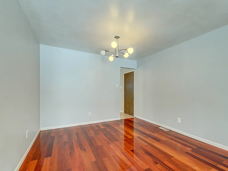 15481 Duxbury Way — Photo 12