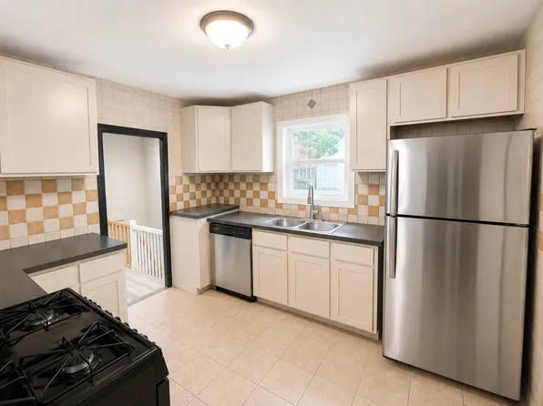 917 Park Street SW, 917 Park St SW #917, Grand Rapids, MI 49504