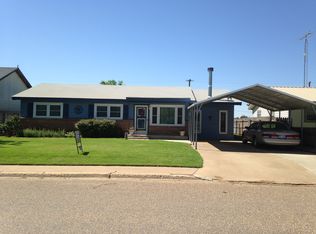 1402 9th St, Olton, TX 79064