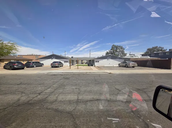 3710 Palos Verdes St, Paradise, NV 89119