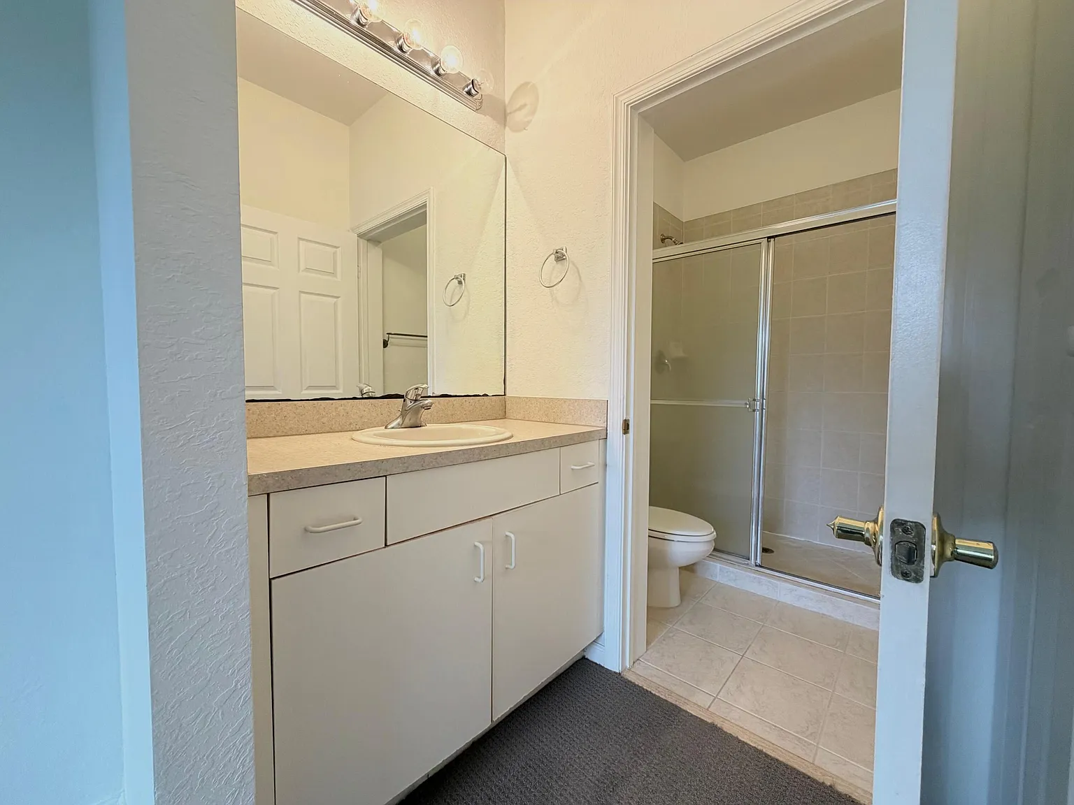 2 bed, 2.5 bath, 1086 sqft, $2,200 — Photo 4