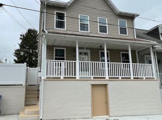 102 S Front St, Womelsdorf, PA 19567
