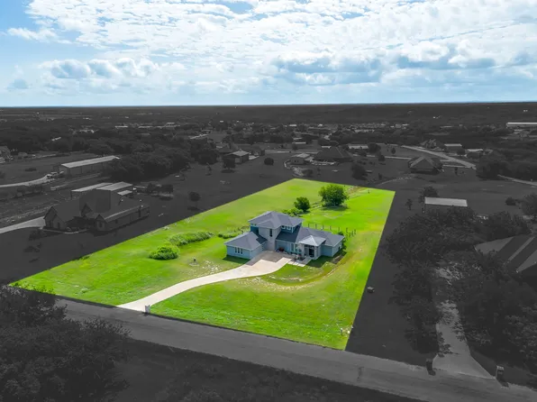 323 Stone Mountain Rd, Cresson, TX 76035