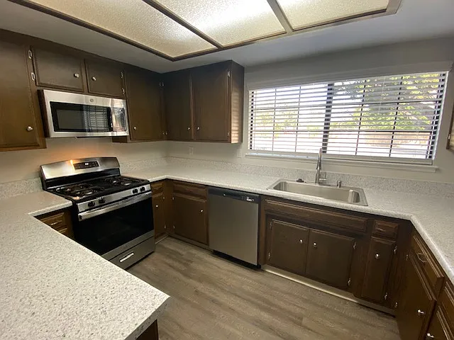 Upgraded kitchen Laurelwood West Villas 2x2 kitchen