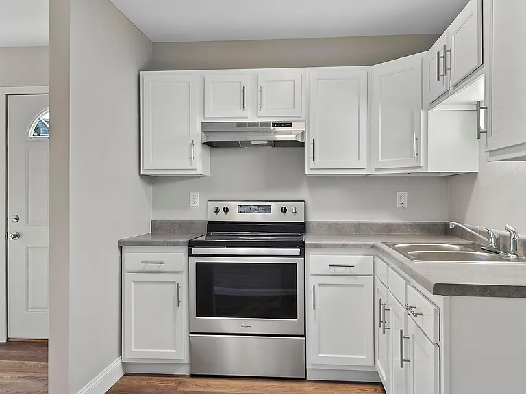 The District Apartments — Photo 13