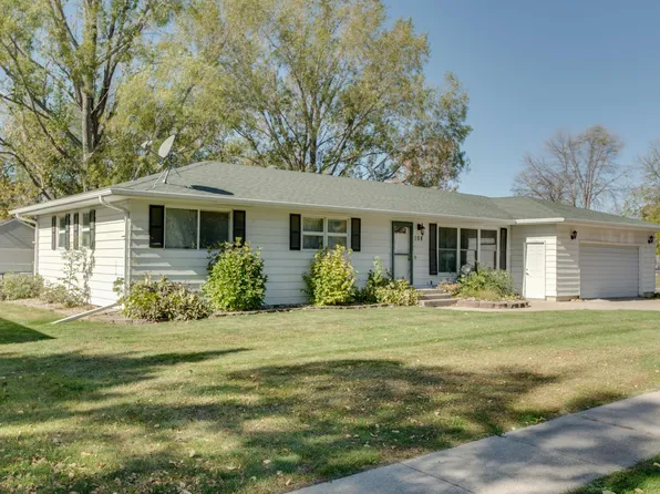 108 3rd St NW, Dilworth, MN 56529