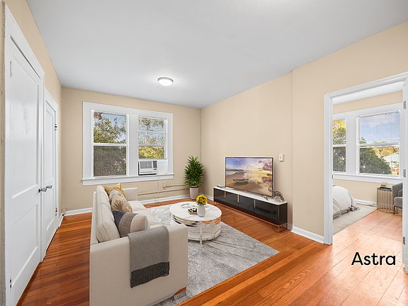 3rd image of 304 N Westland Ave #1