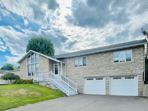 1409 Briarwood Ter, Fairmont, WV 26554