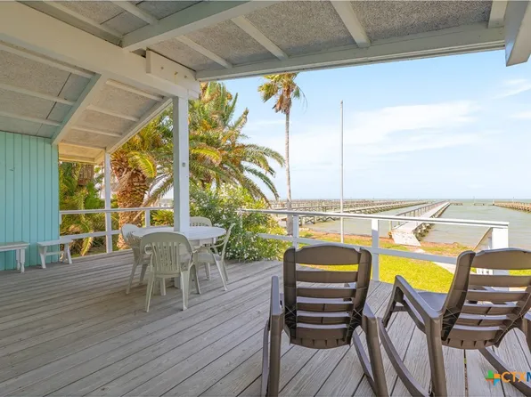 426 N Shore Dr, Port Mansfield, TX 78598