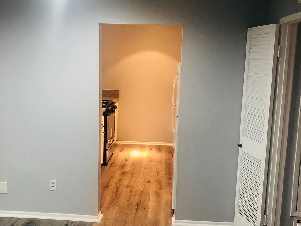 1st image of 140 E Palmdale Ave #3