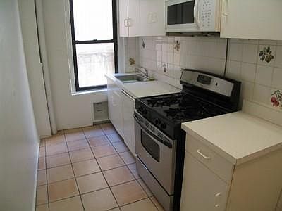 3rd image of 250 W 99th St APT 7A
