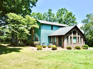 100 Meadowcreek Dr, Hudson, NC 28638