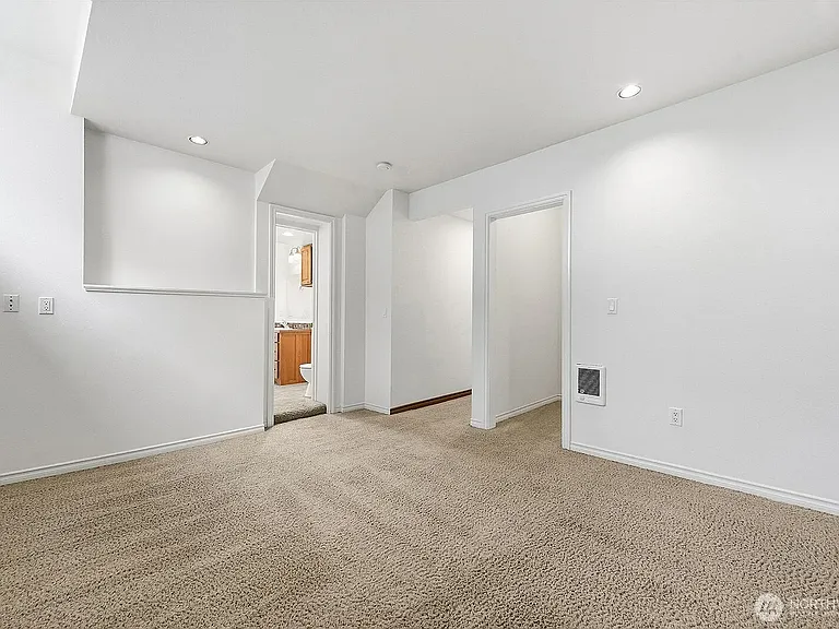 3231 Grand Ave #B — Photo 6
