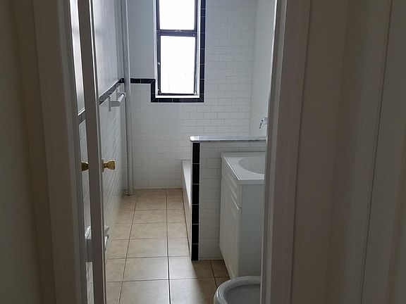 2nd image of 2857 Sedgwick Ave #00